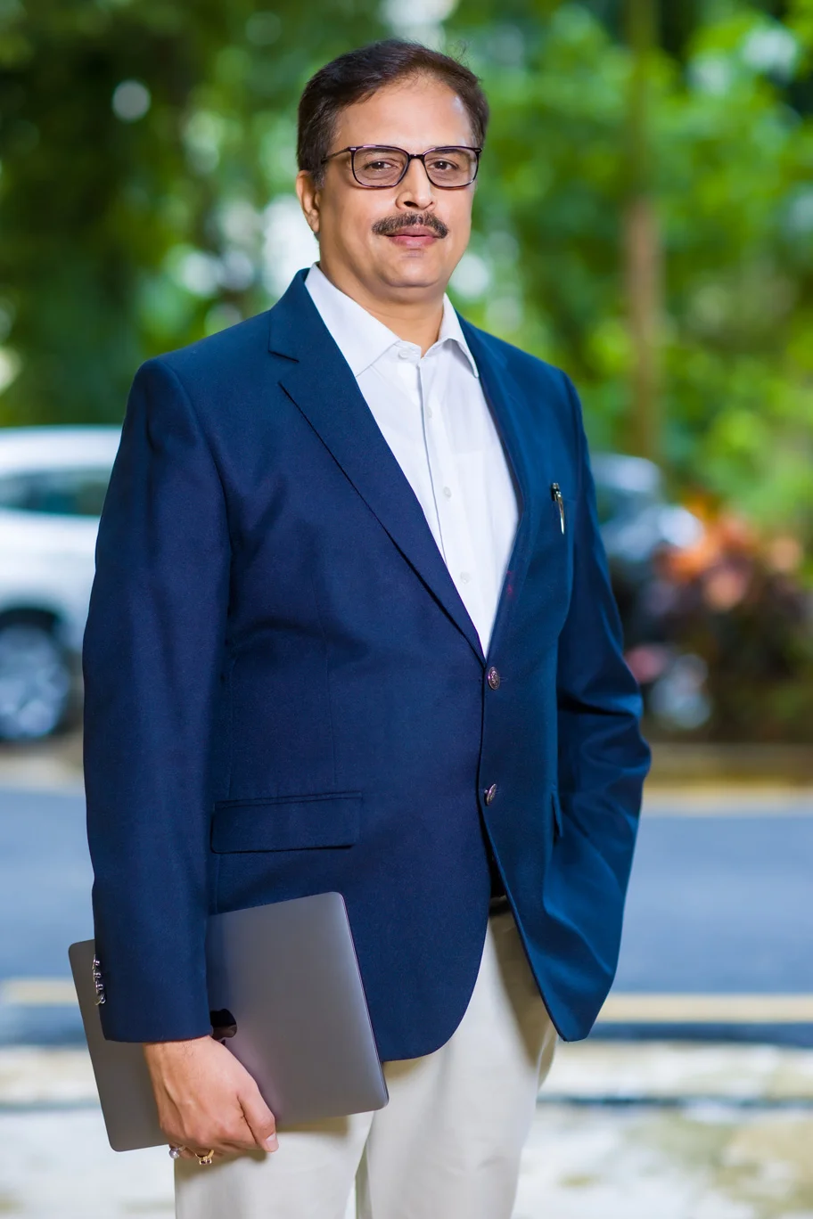 Sunder-outdoor Sunder raman